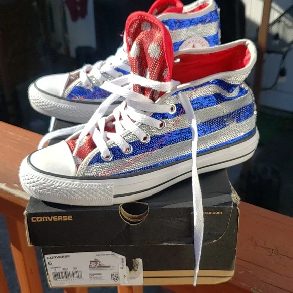Women's converse chuck Taylor patriotic sequin sneakers . Size 6 - Picture 3 of 8